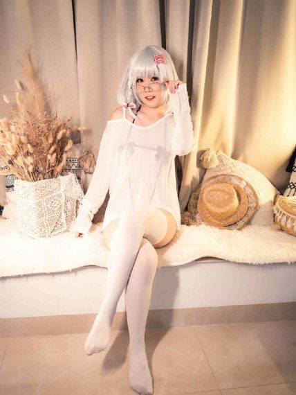 热线女孩在线观看_吉吉电影在线观看