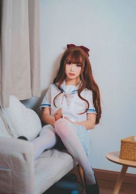 可疑的美容店在线_剧情片手机在线观看